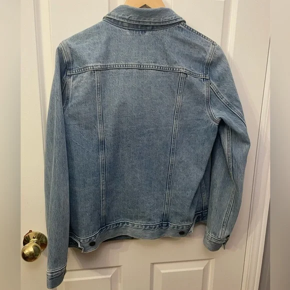 Levi’s Oversized Denim / Jean Jacket - Picture 2 of 4
